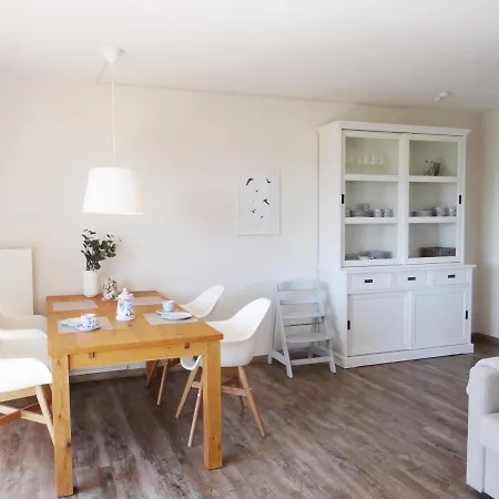 Apartment 50118... *